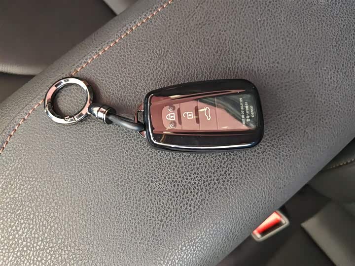 Фото 9 - Toyota Camry