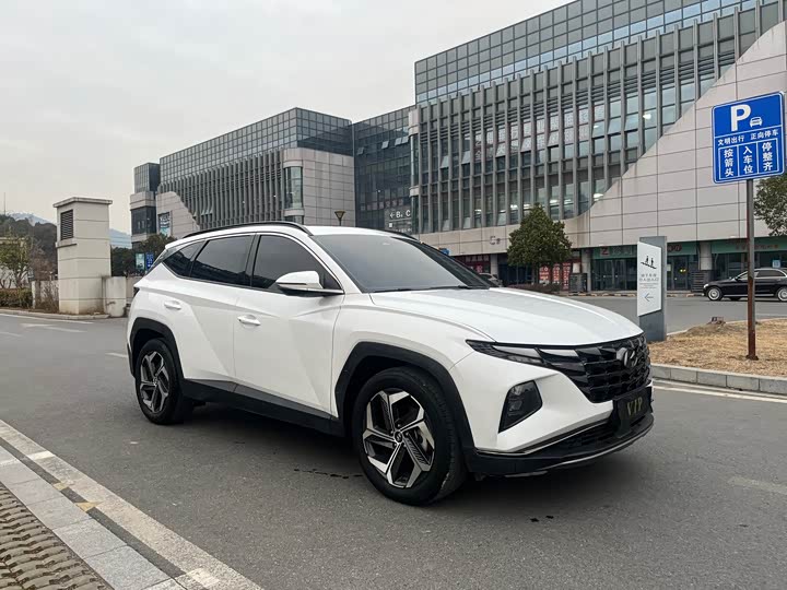 Фото 3 - Hyundai Tucson L