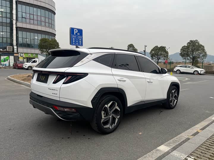 Фото 6 - Hyundai Tucson L