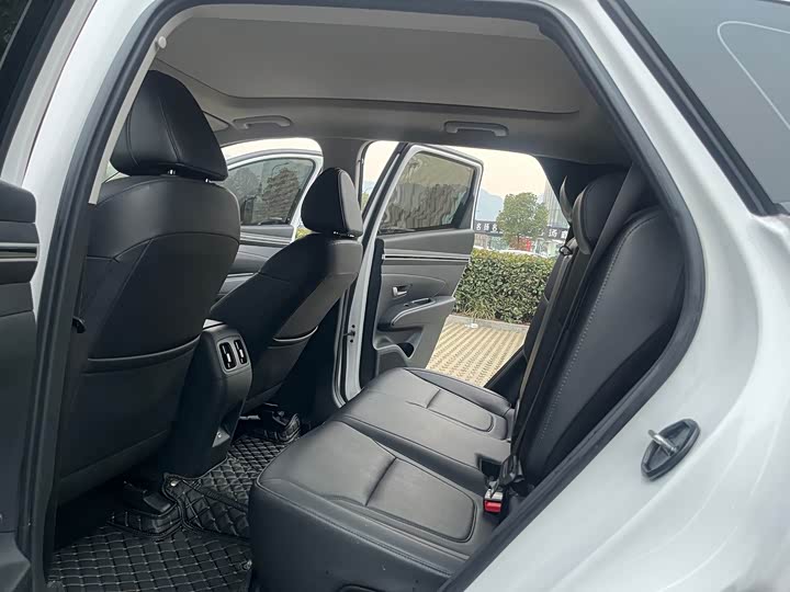 Фото 8 - Hyundai Tucson L