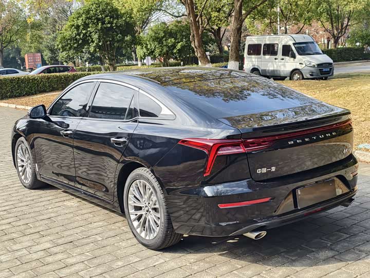 Фото 5 - Bestune B70