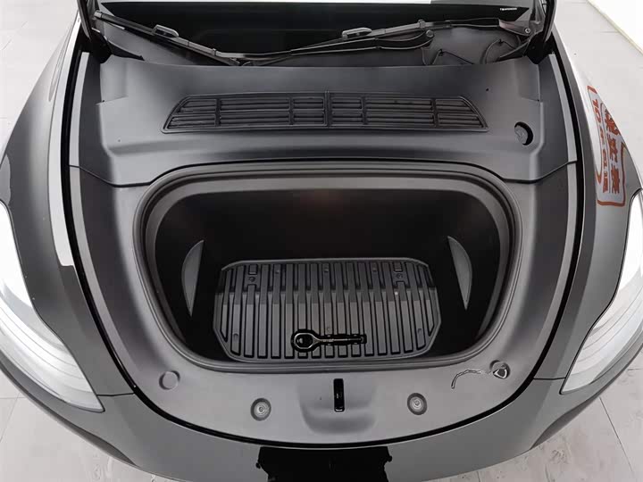 Фото 6 - Tesla Model Y