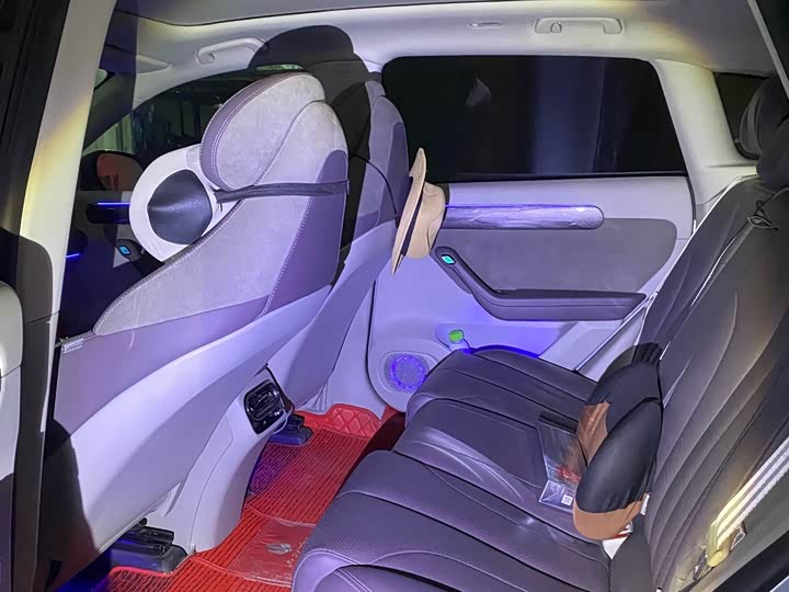 Фото 9 - Leapmotor C11