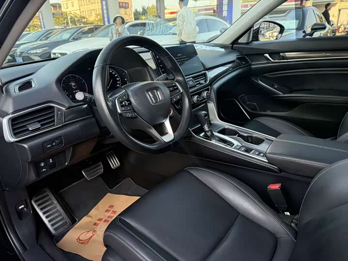 Фото 5 - Honda Accord