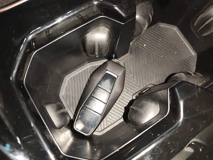 Фото 9 - Chery iCar 03