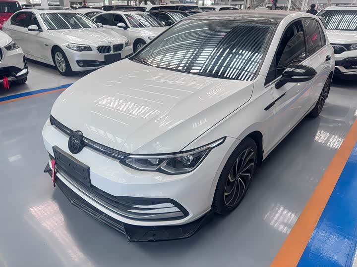 Фото 1 - Volkswagen Golf