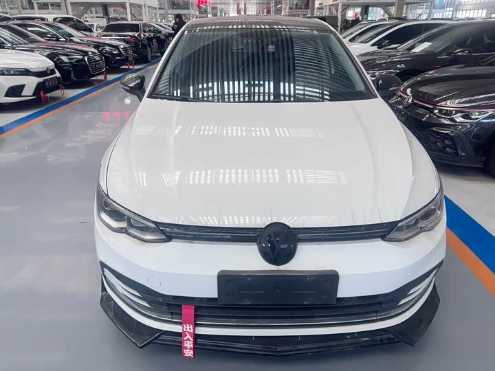 Фото 2 - Volkswagen Golf