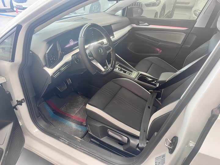 Фото 4 - Volkswagen Golf