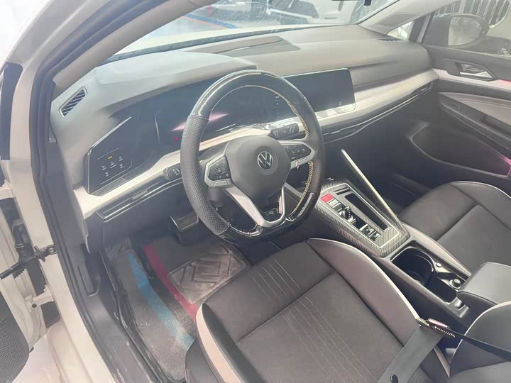 Фото 5 - Volkswagen Golf