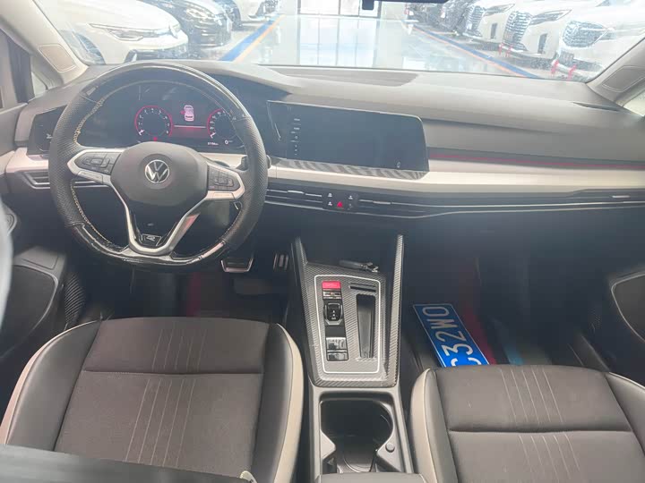 Фото 7 - Volkswagen Golf