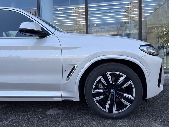 Фото 7 - BMW iX3