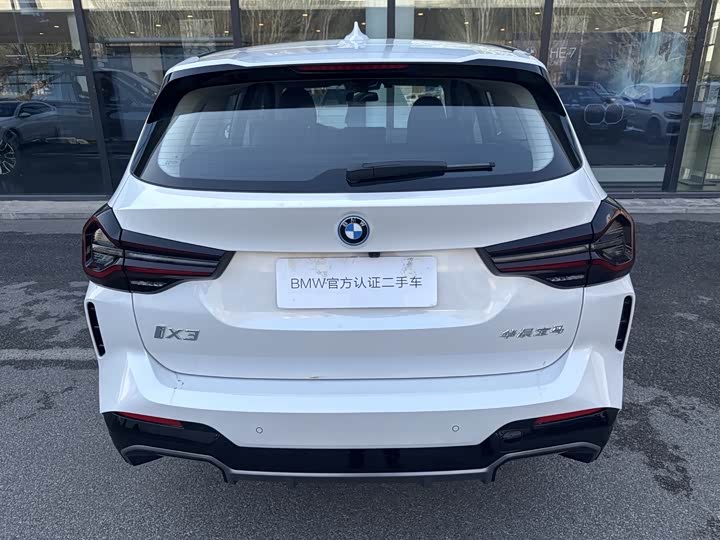 Фото 8 - BMW iX3