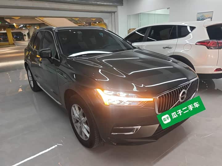 Фото 4 - Volvo XC60