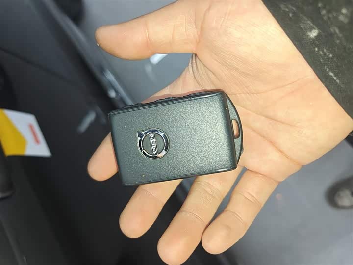 Фото 9 - Volvo XC60