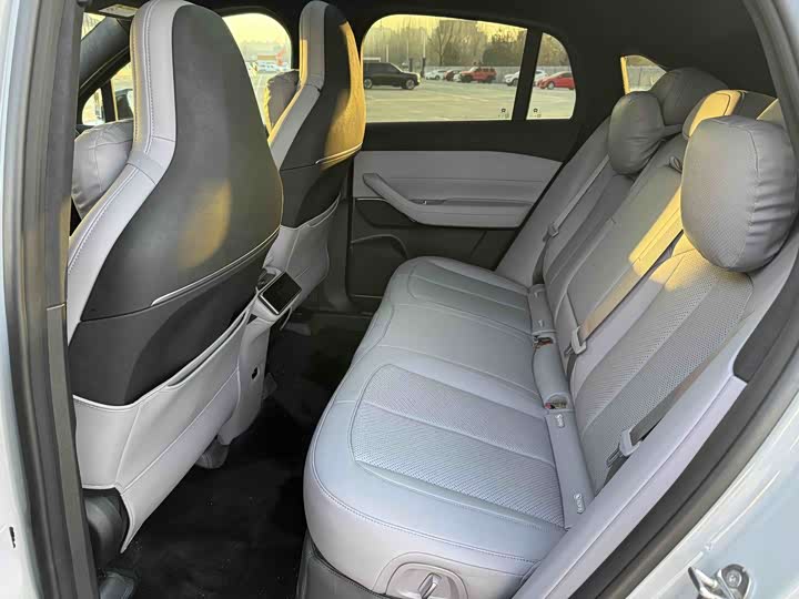 Фото 9 - Nio EC6