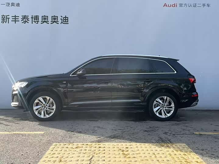 Фото 3 - Audi Q7