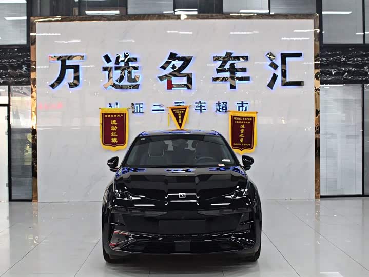 Фото 2 - Zeekr X