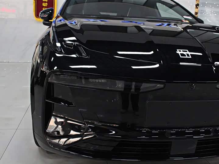 Фото 3 - Zeekr X