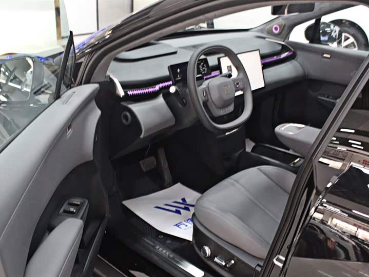 Фото 4 - Zeekr X