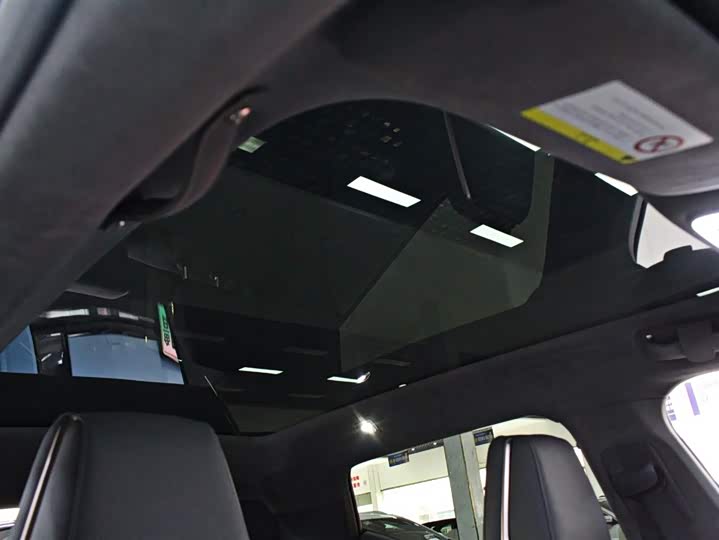 Фото 8 - Zeekr X