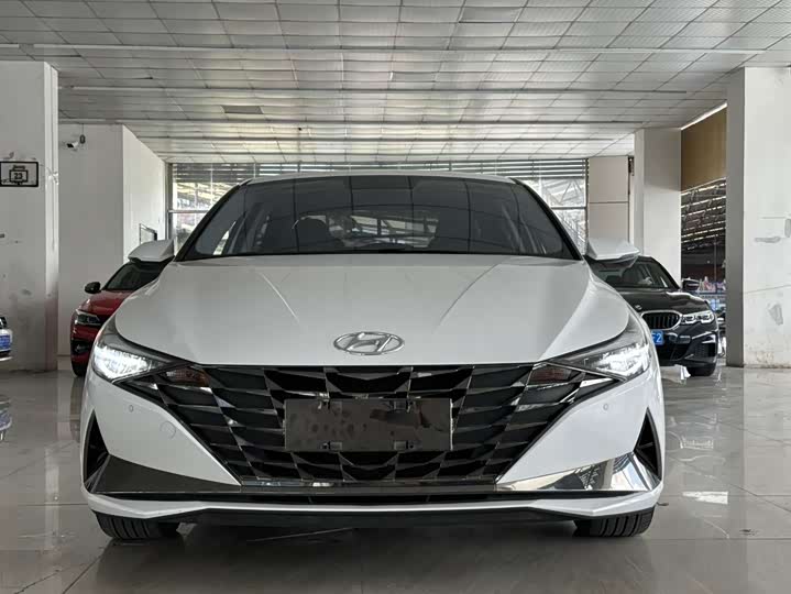 Фото 2 - Hyundai Elantra N line
