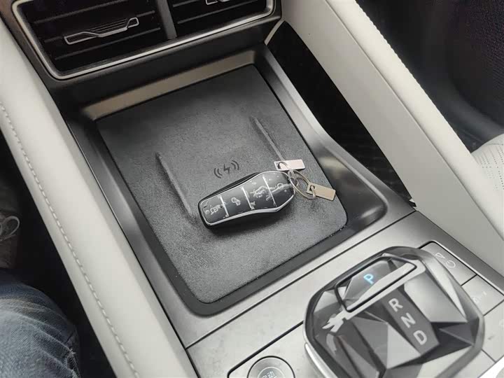 Фото 9 - BYD Yuan Up