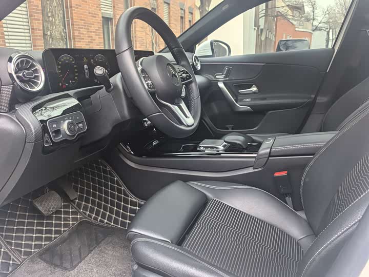 Фото 7 - Mercedes-Benz A-Class