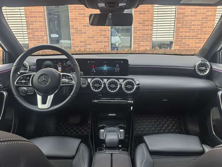 Фото 8 - Mercedes-Benz A-Class