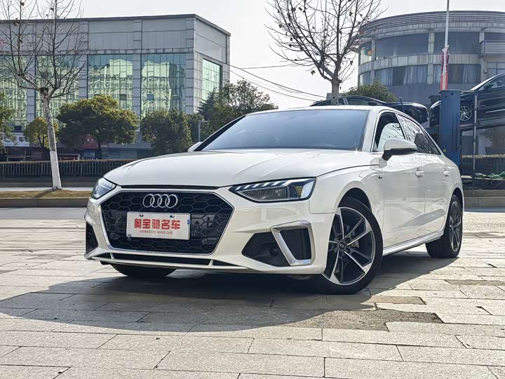 Фото 1 - Audi A4L