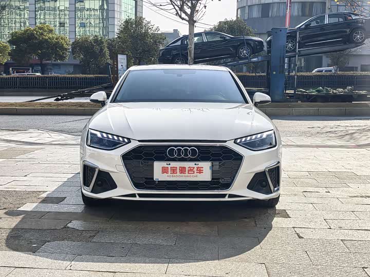 Фото 2 - Audi A4L