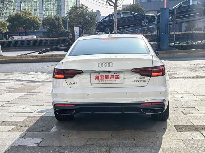 Фото 5 - Audi A4L