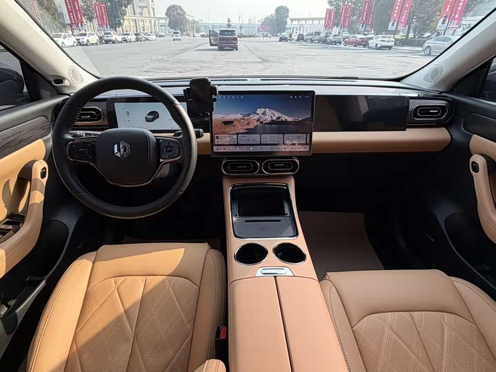 Фото 9 - Leapmotor C11