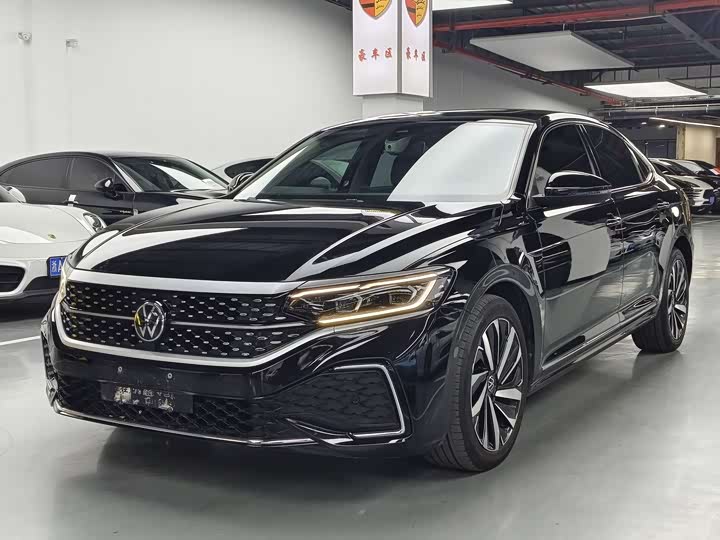 Фото 1 - Volkswagen Passat