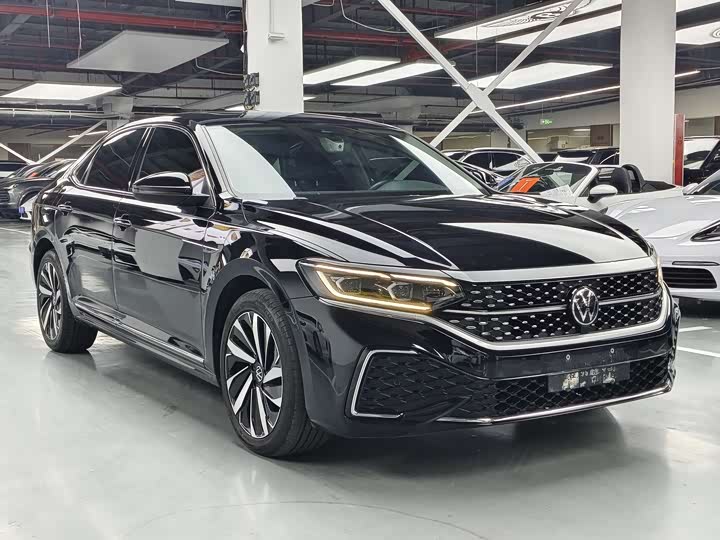 Фото 3 - Volkswagen Passat