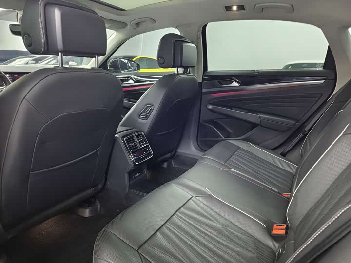 Фото 6 - Volkswagen Passat