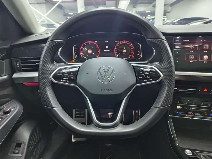 Фото 8 - Volkswagen Passat