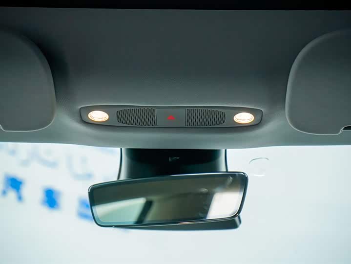 Фото 9 - Tesla Model 3