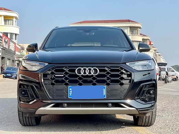 Фото 2 - Audi Q5L