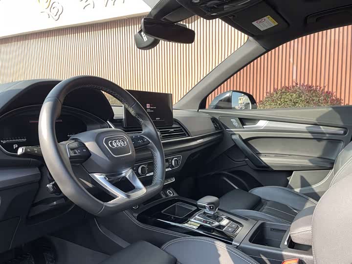 Фото 5 - Audi Q5L