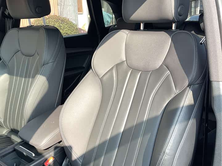 Фото 8 - Audi Q5L