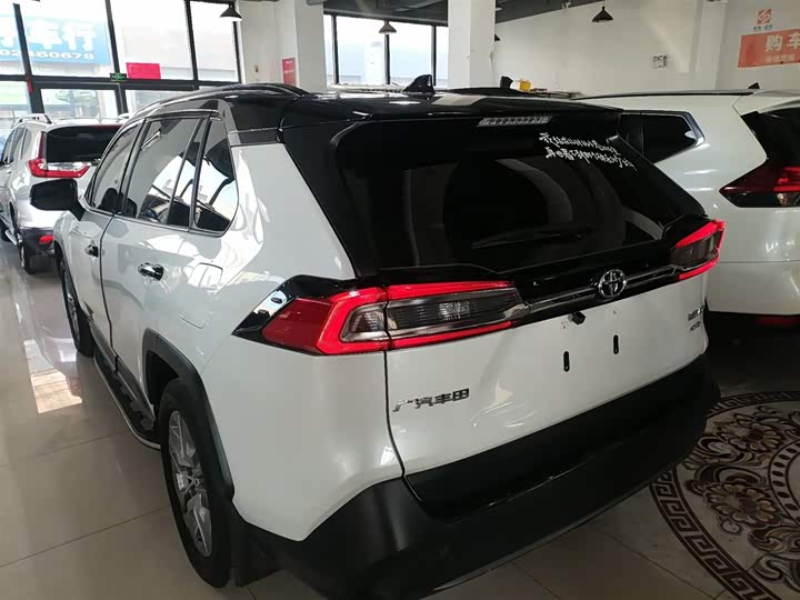 Фото 5 - Toyota Wildlander