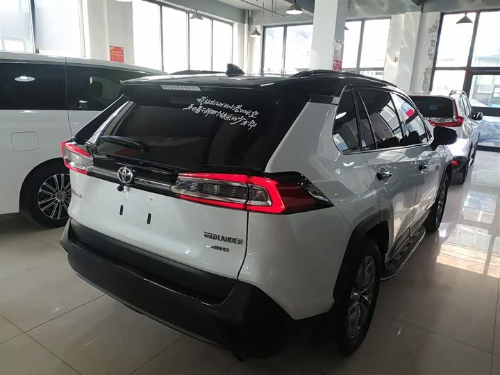 Фото 7 - Toyota Wildlander