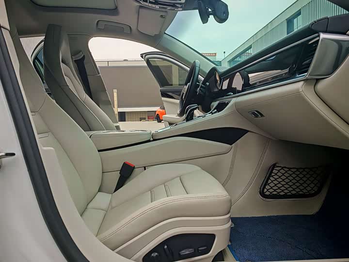 Фото 8 - Porsche Panamera