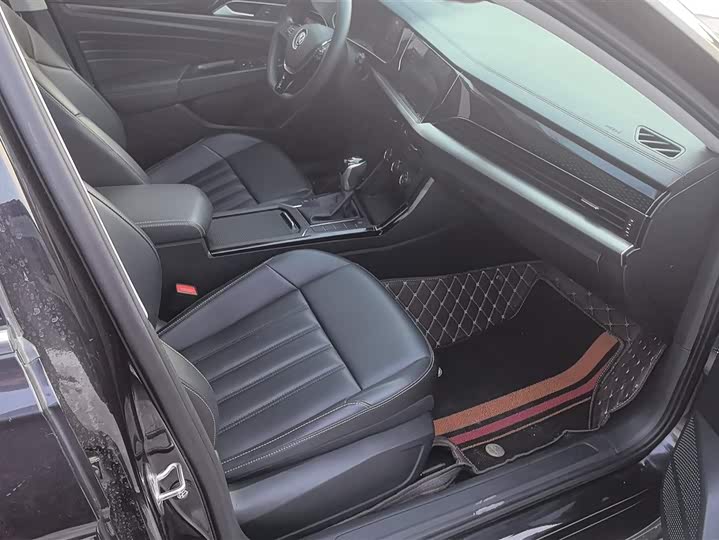 Фото 8 - Volkswagen Passat