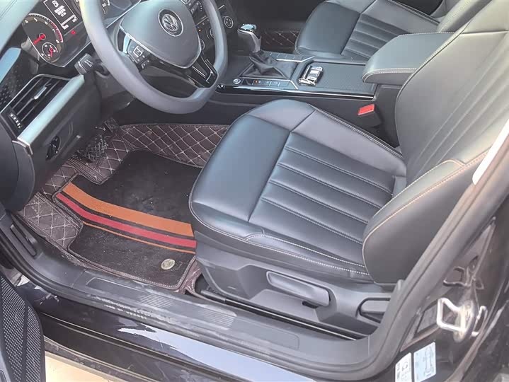 Фото 9 - Volkswagen Passat