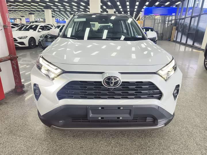 Фото 3 - Toyota RAV4