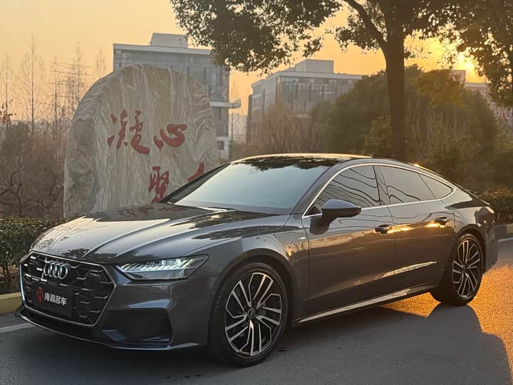 Фото 1 - Audi A7