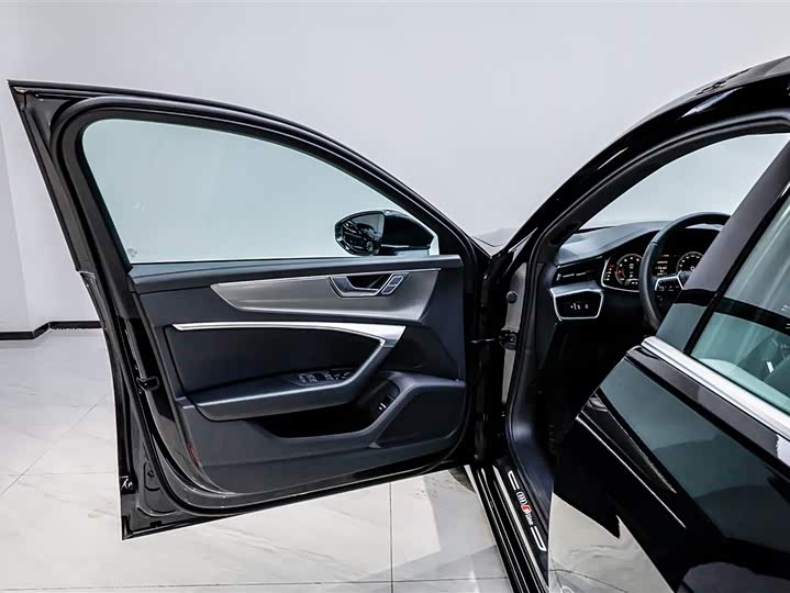 Фото 7 - Audi A6L