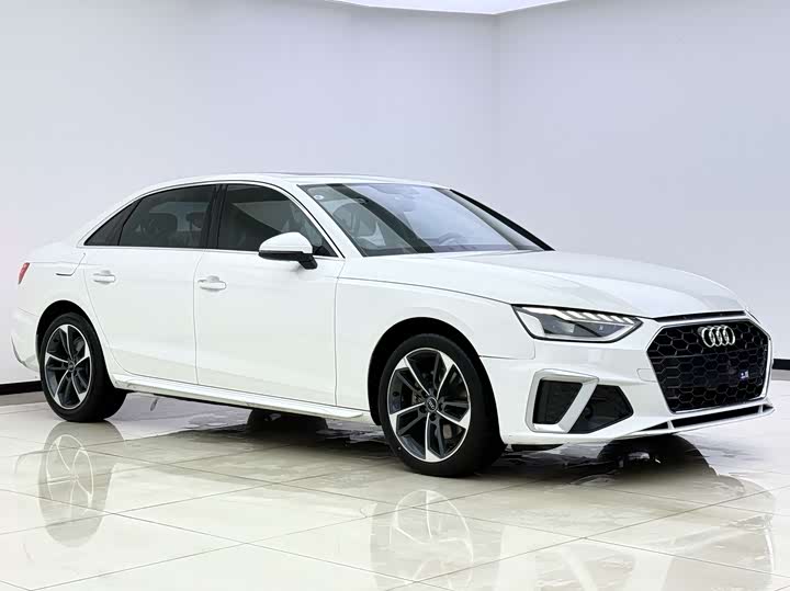 Фото 2 - Audi A4L