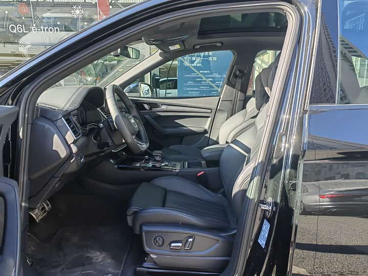 Фото 4 - Audi Q5L